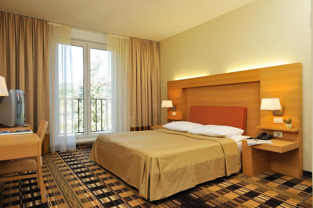 Hotel Smarjeta - Terme Krka Smarjeske Toplice Bilik gambar